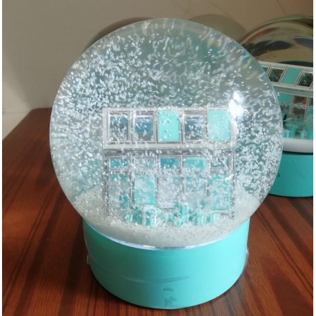 Luxury snowglobe 180